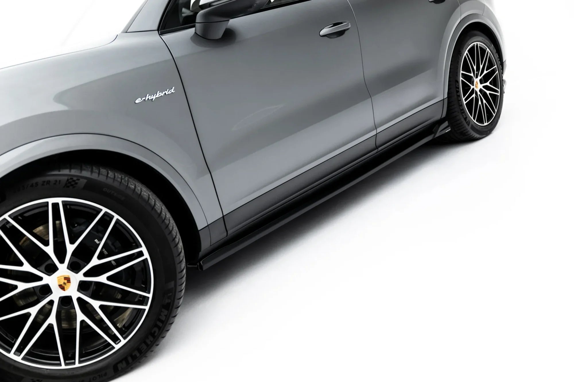 Maxton Design Difusores de taloneras laterales V.2 para Porsche Cayenne SUV / Coupe Mk3 Facelift - imagen 3