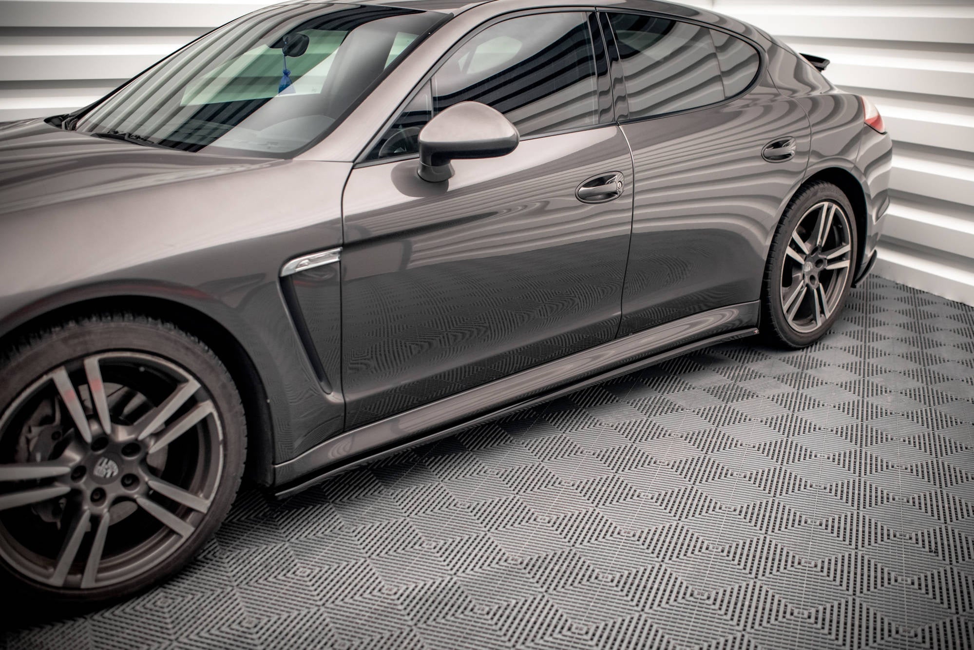 Maxton Design Difusores de taloneras laterales V.2 para Porsche Panamera / Panamera Diesel / Panamera Turbo 970 - imagen 1