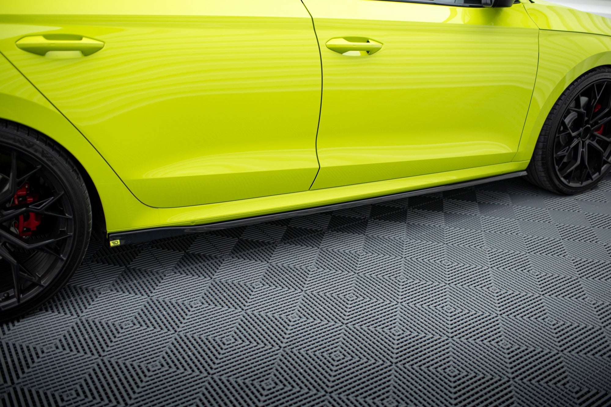 Maxton Design Difusores de taloneras laterales V.2 para Skoda Octavia RS Liftback / Combi Mk4 - imagen 3