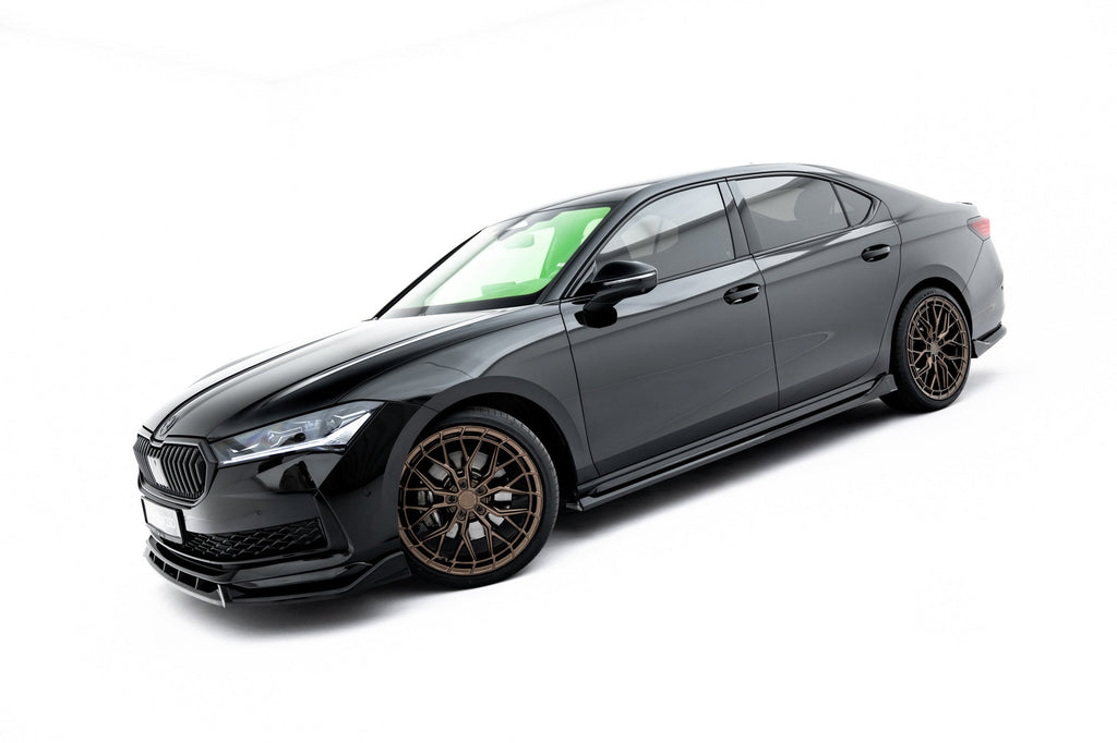 Maxton Design Difusores de taloneras laterales V.2 para Skoda Superb Sportline Mk4 - imagen 3