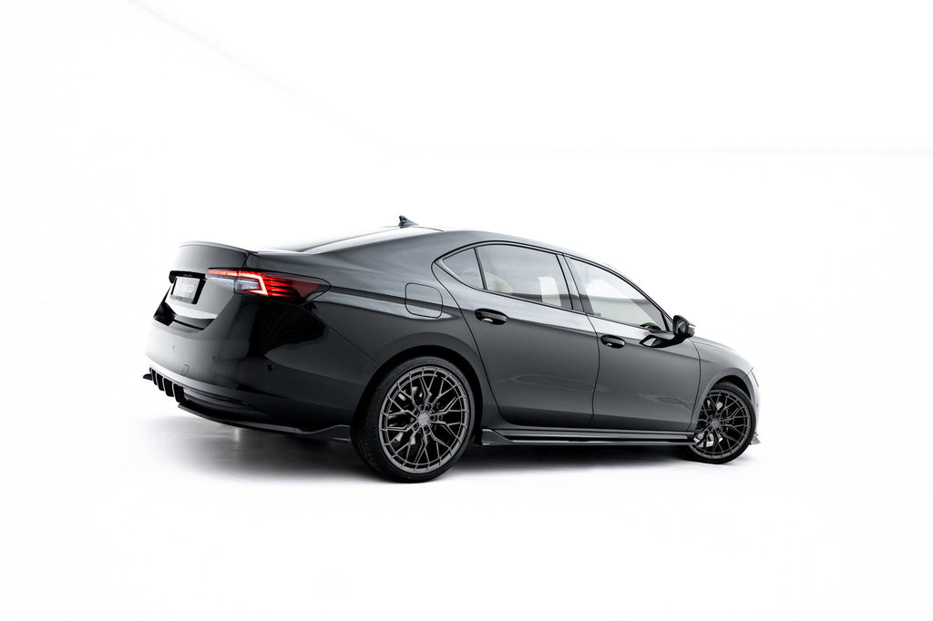 Maxton Design Difusores de taloneras laterales V.2 para Skoda Superb Sportline Mk4 - imagen 1