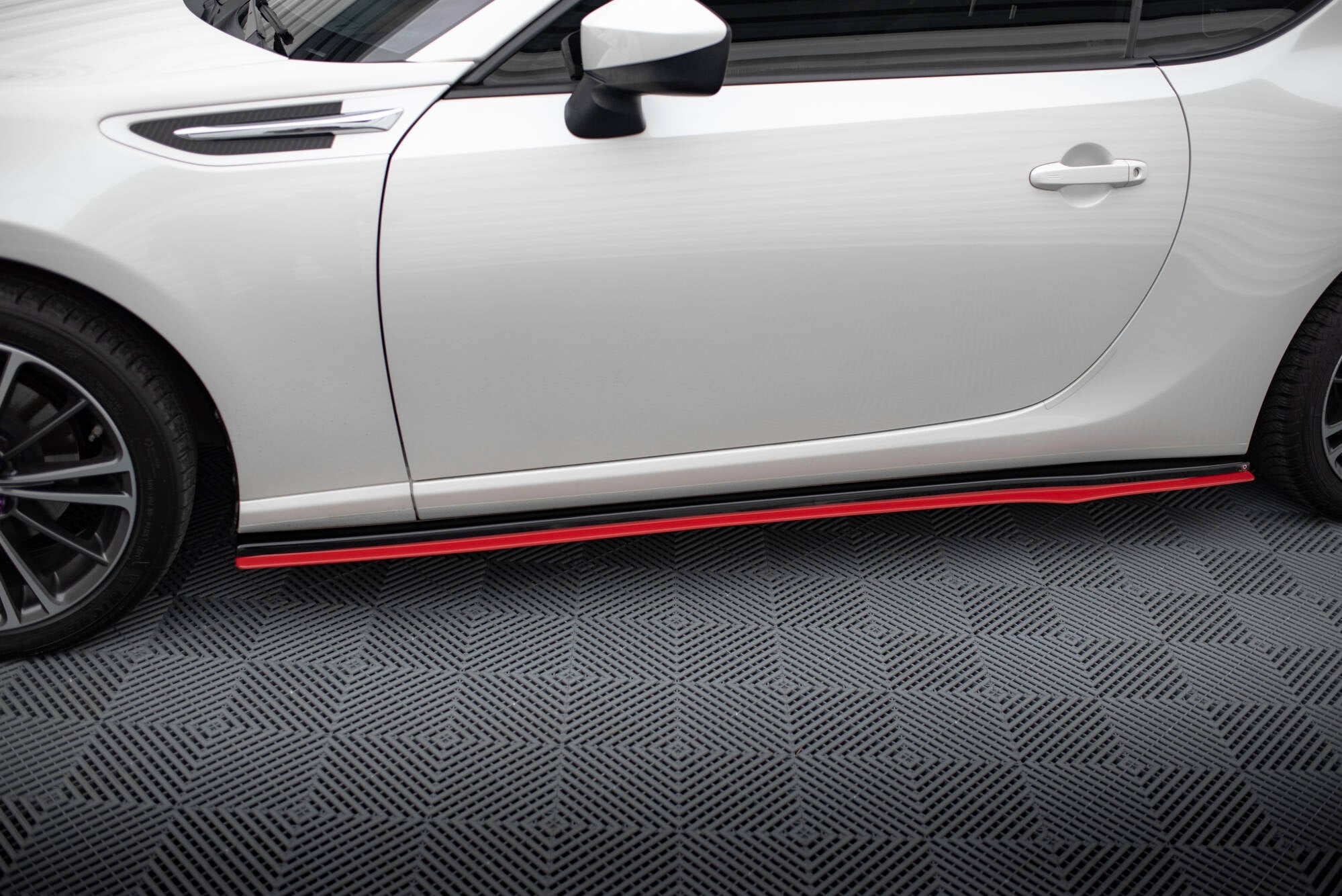 Maxton Design Difusores de taloneras laterales V.2 para Subaru BRZ Mk1 / Mk1 Facelift / Toyota GT86 Facelift - imagen 1