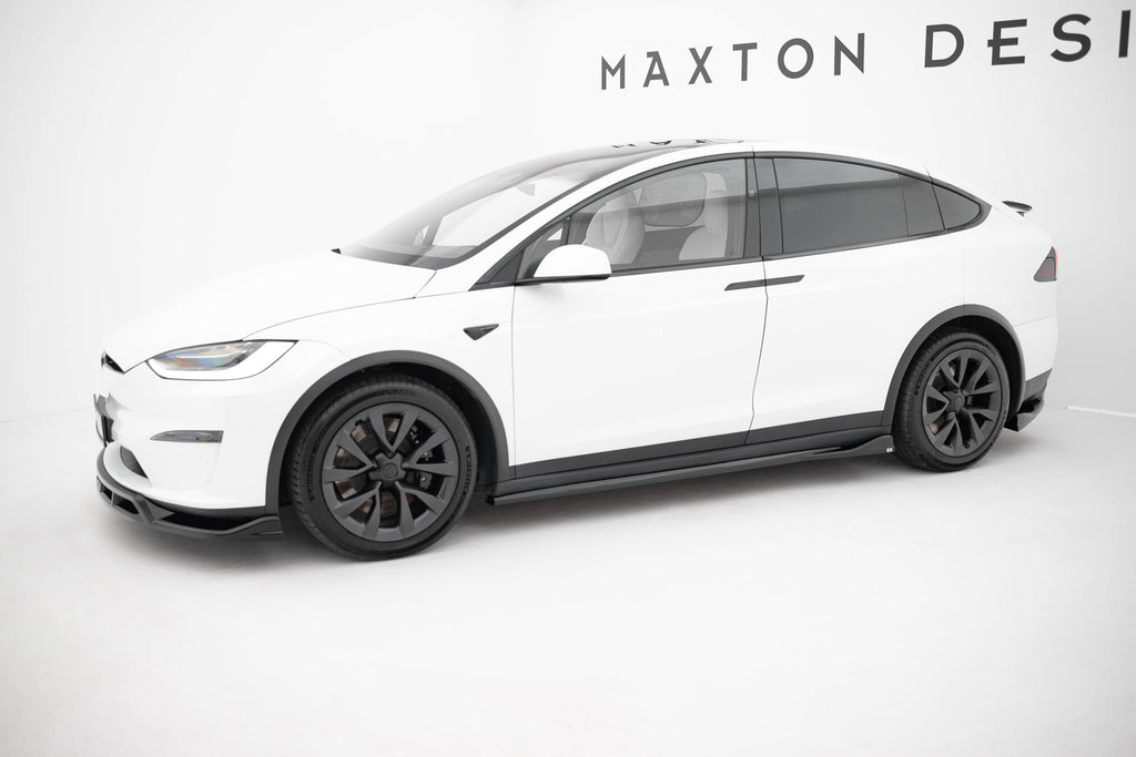 Maxton Design Difusores de taloneras laterales V.2 para Tesla Model X Mk1 Facelift - imagen 2