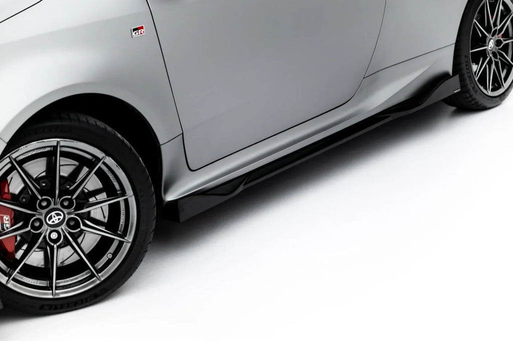 Maxton Design Difusores de taloneras laterales V.2 para Toyota GR Yaris Mk4 Facelift - imagen 4