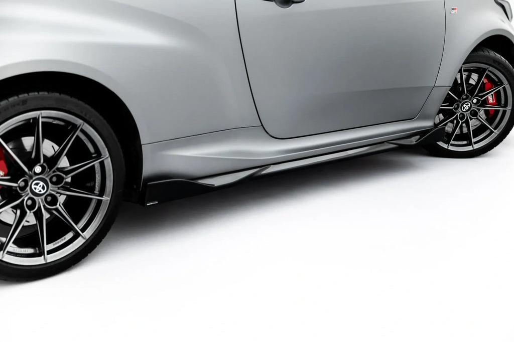 Maxton Design Difusores de taloneras laterales V.2 para Toyota GR Yaris Mk4 Facelift - imagen 3