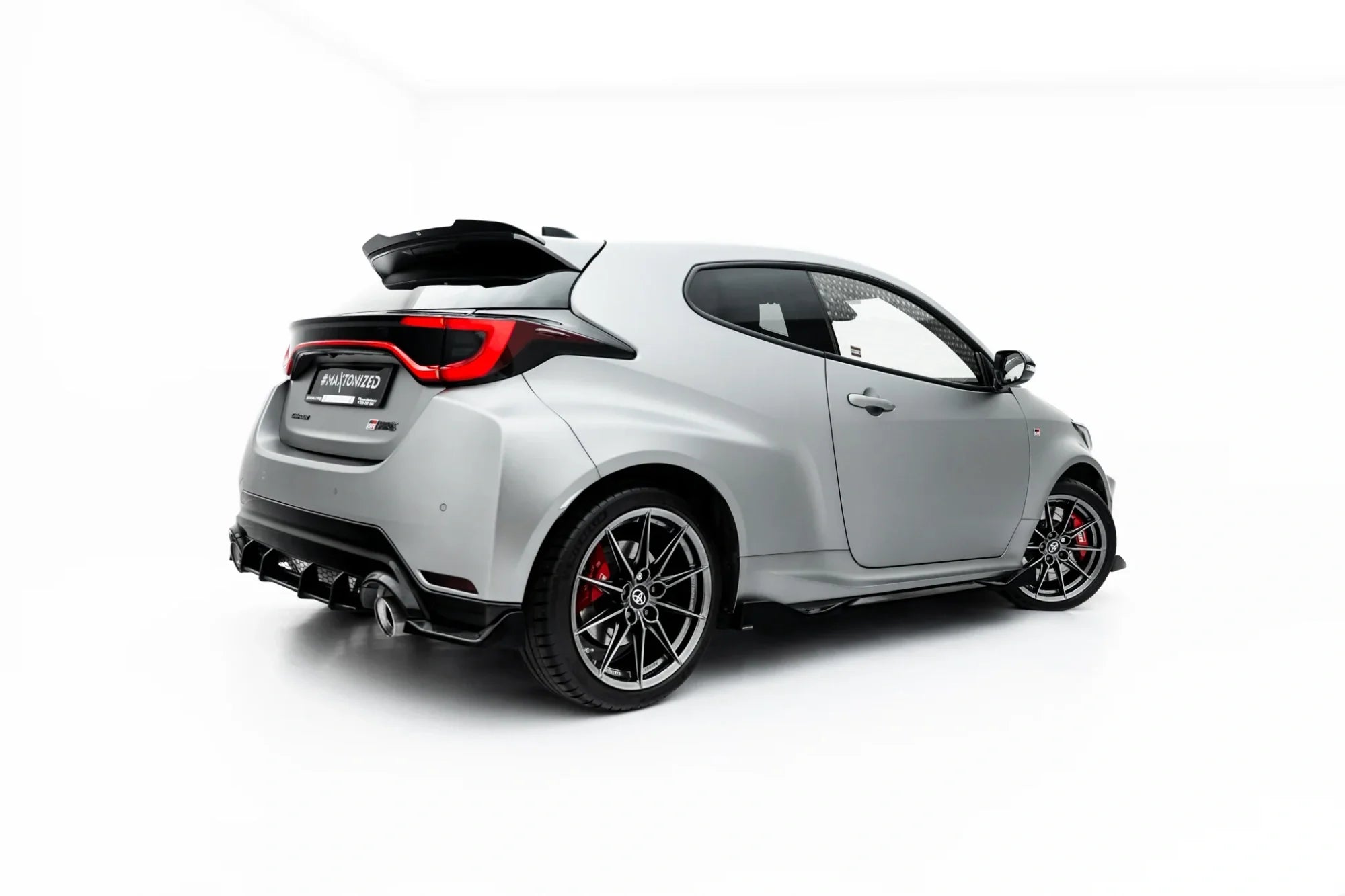 Maxton Design Difusores de taloneras laterales V.2 para Toyota GR Yaris Mk4 Facelift - imagen 1