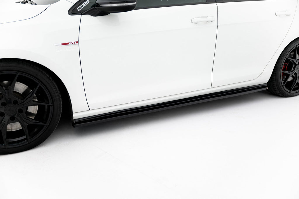 Maxton Design Difusores de taloneras laterales V.2 para Volkswagen Golf GTI / GTD Mk7 / Mk7 Facelift (narrow) - imagen 1