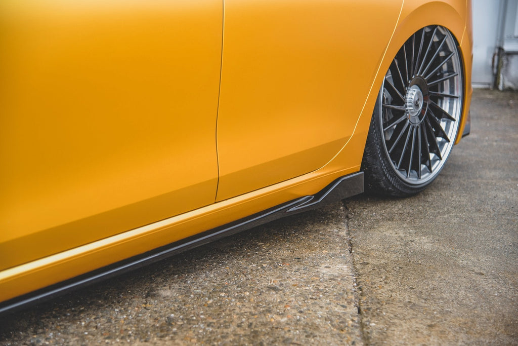 Maxton Design Difusores de taloneras laterales V.2 para Volkswagen Golf Mk8 - imagen 3