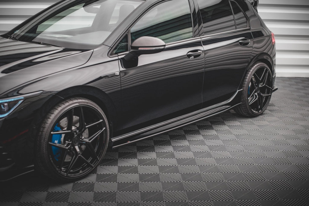 Maxton Design Difusores de taloneras laterales V.2 para Volkswagen Golf R Hatchback Mk8 - imagen 1