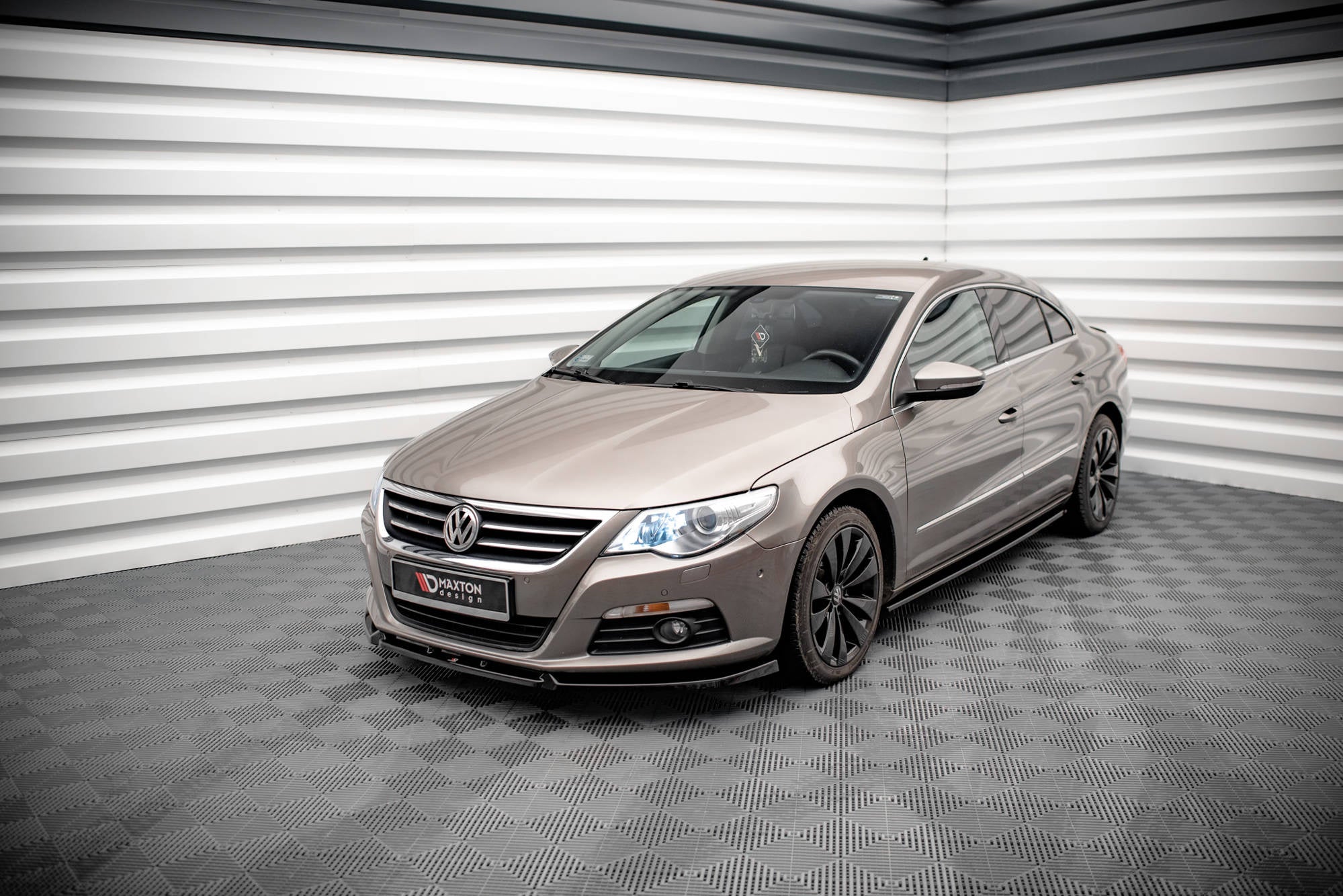 Maxton Design Difusores de taloneras laterales V.2 para Volkswagen Passat CC - imagen 3