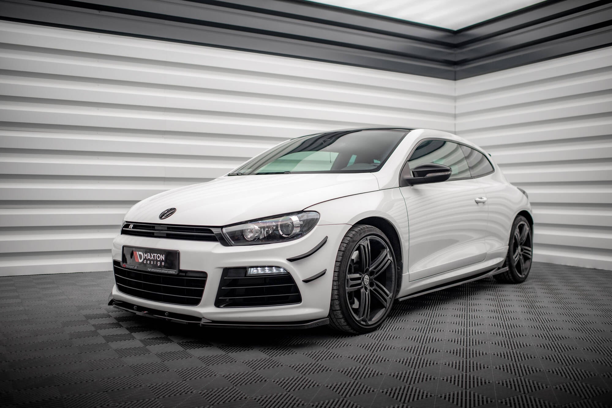 Maxton Design Difusores de taloneras laterales V.2 para Volkswagen Scirocco R Mk3 - imagen 2