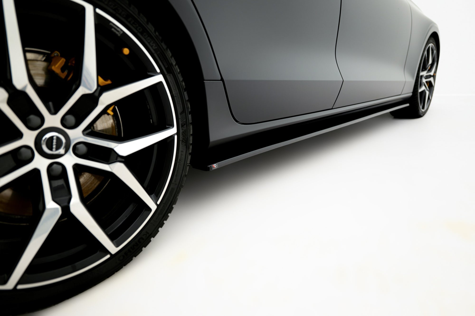 Maxton Design Difusores de taloneras laterales V.2 para Volvo S60/V60 R-Design Mk3 - imagen 3