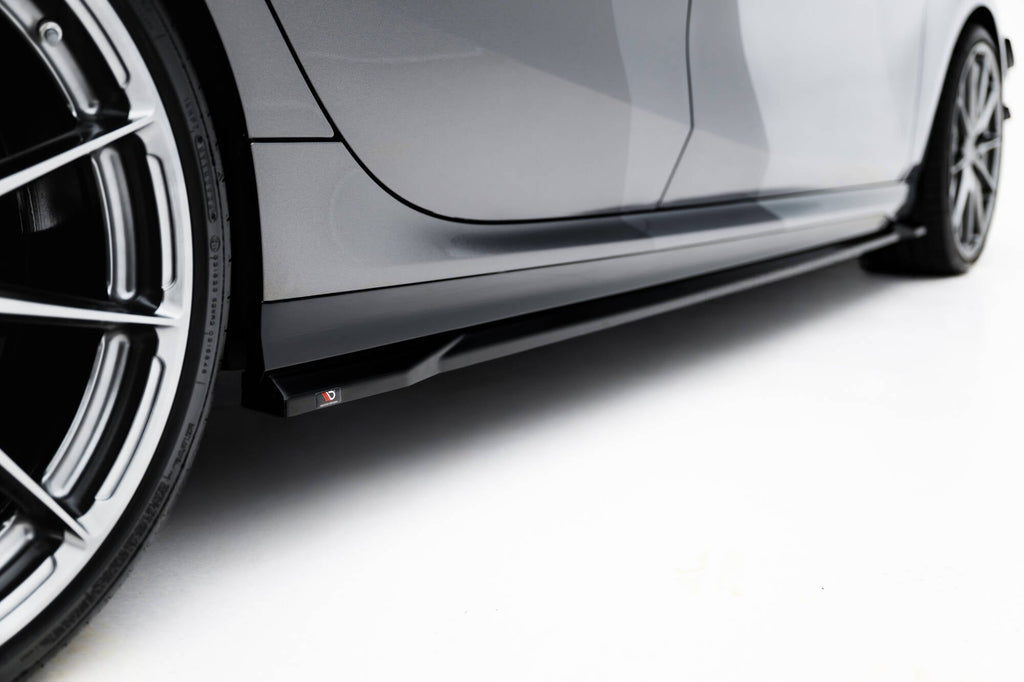 Maxton Design Difusores de taloneras laterales V.3 para BMW M135i F70 - imagen 5