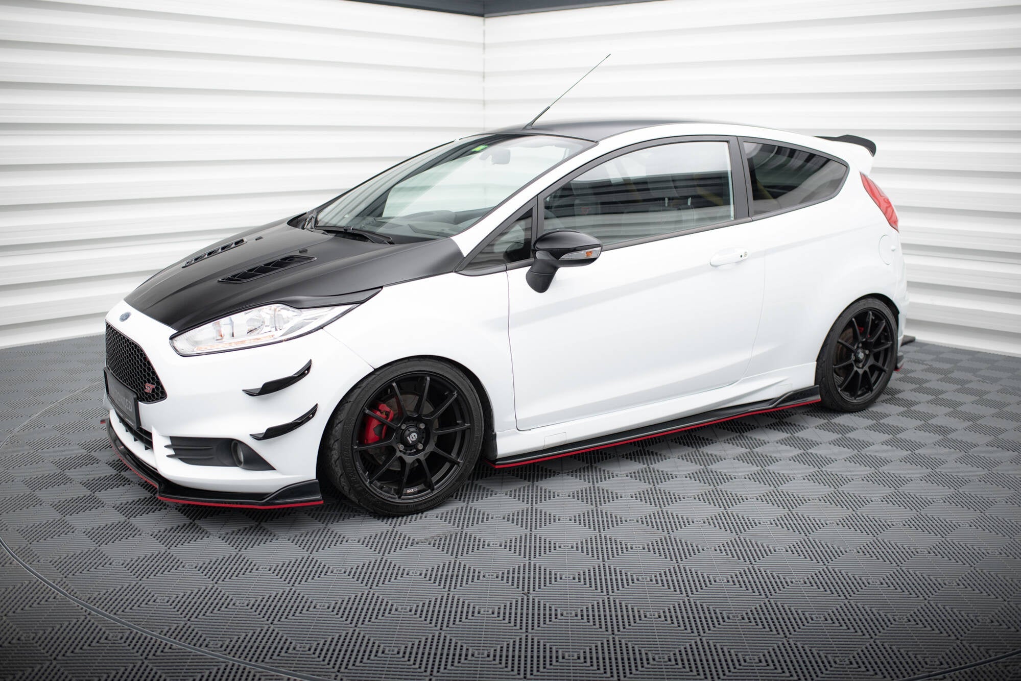Maxton Design Difusores de taloneras laterales V.3 para Ford Fiesta ST / ST-Line Mk7 - imagen 3