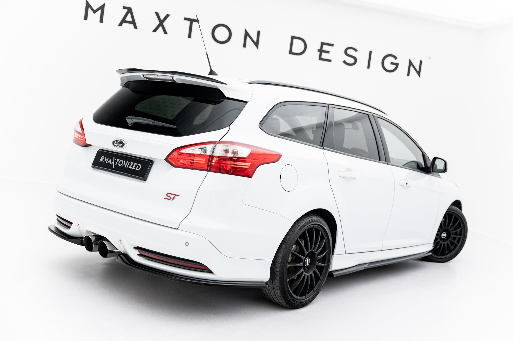 Maxton Design Difusores de taloneras laterales V.3 para Ford Focus ST Mk3 - imagen 3