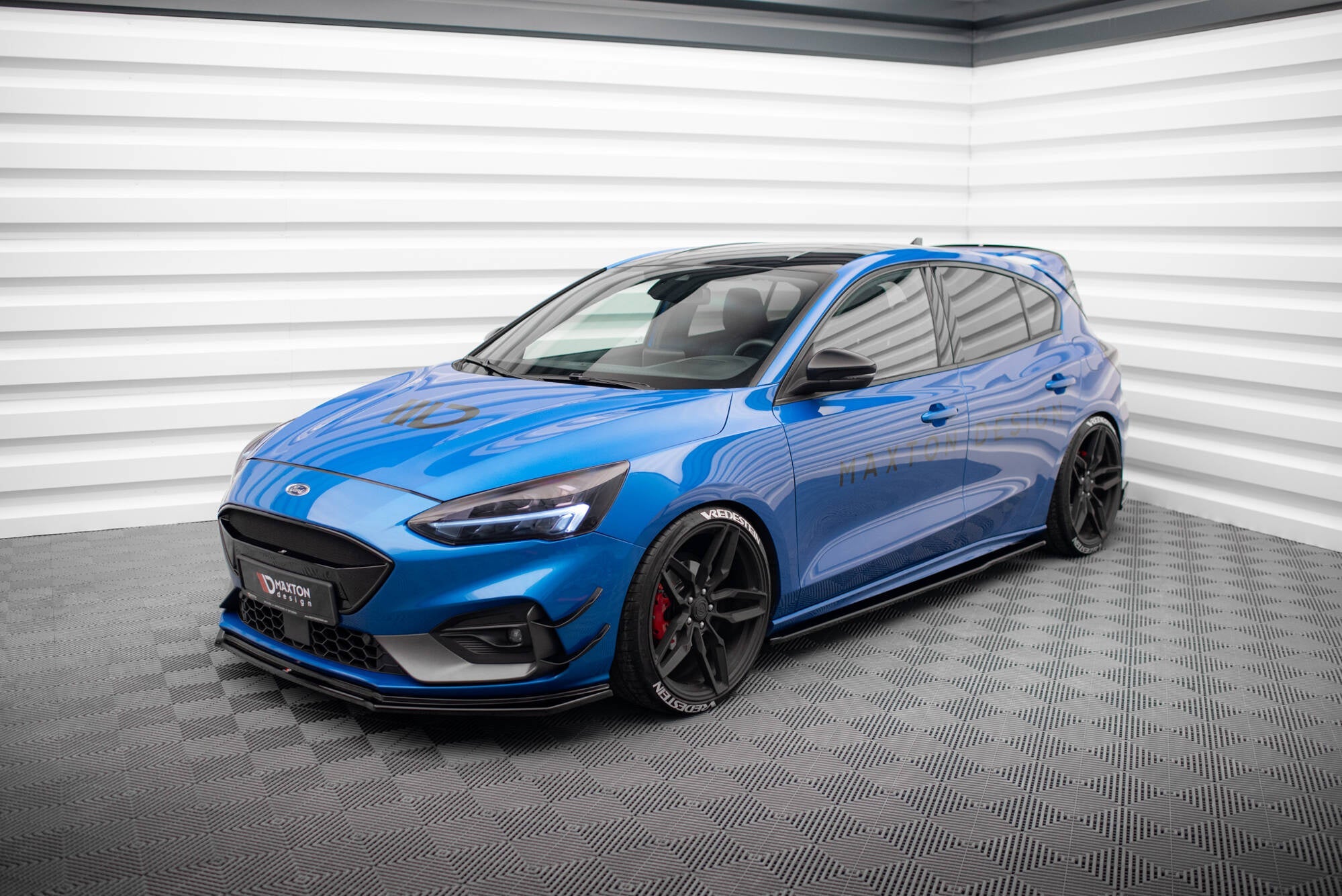 Maxton Design Difusores de taloneras laterales V.3 para Ford Focus ST / ST-Line Mk4 - imagen 2
