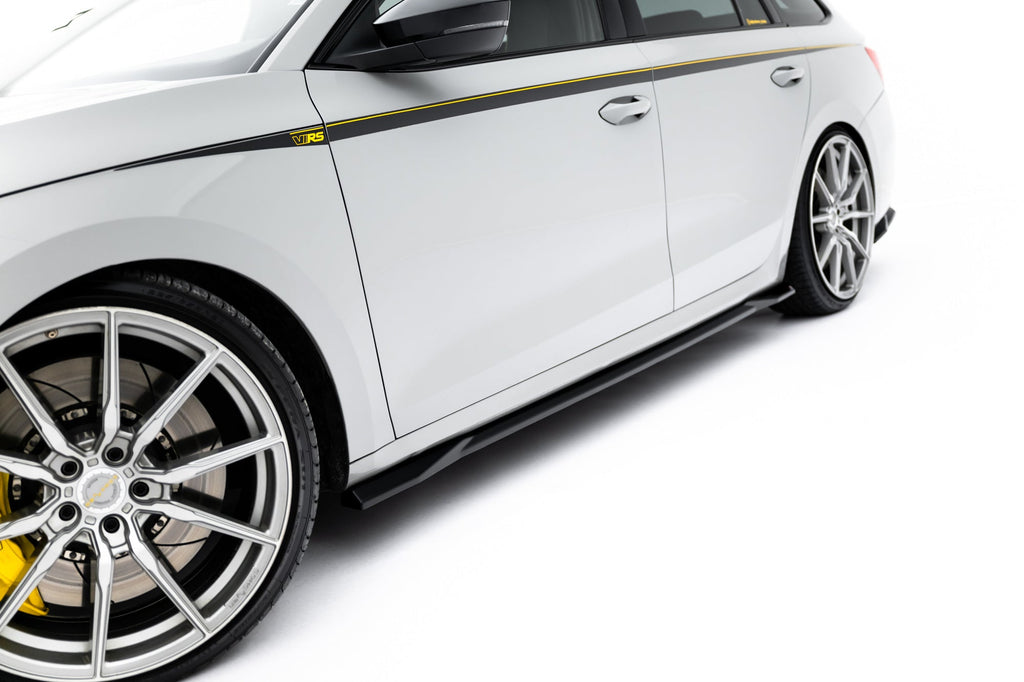 Maxton Design Difusores de taloneras laterales V.3 para Skoda Octavia RS Liftback / Combi Mk4 Facelift - imagen 2