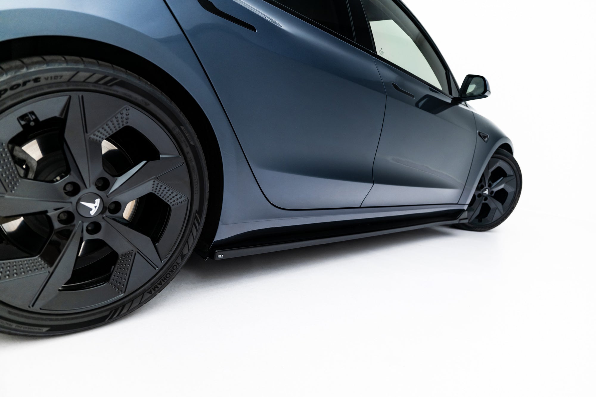 Maxton Design Difusores de taloneras laterales V.3 para Tesla Model 3 Mk1 / Mk1 Facelift - imagen 3