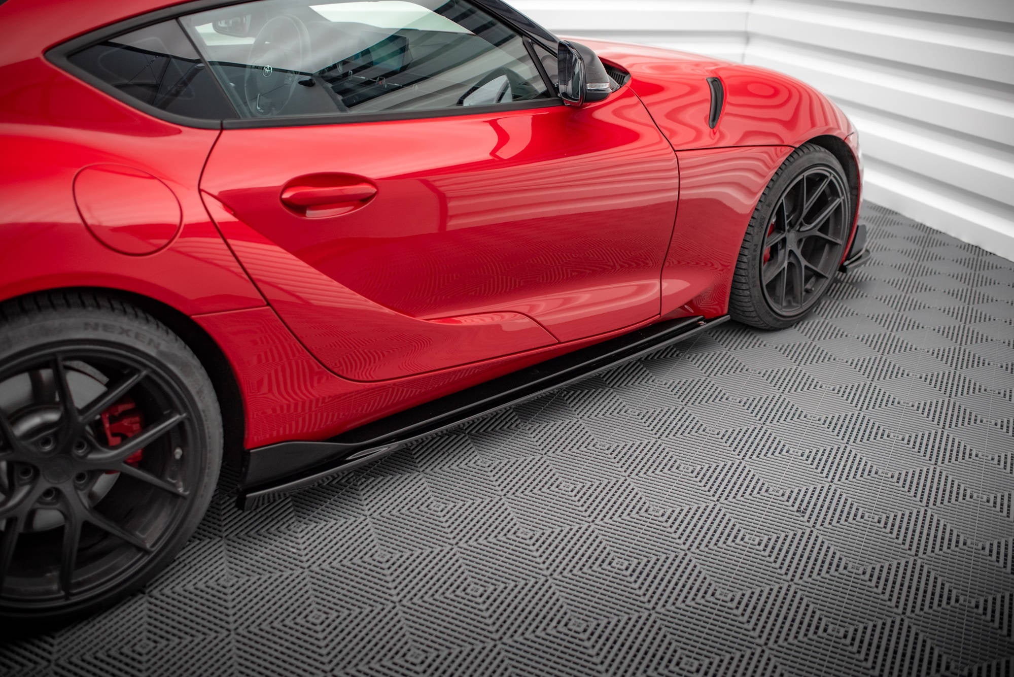 Maxton Design Difusores de taloneras laterales V.3 para Toyota Supra Mk5 - imagen 2