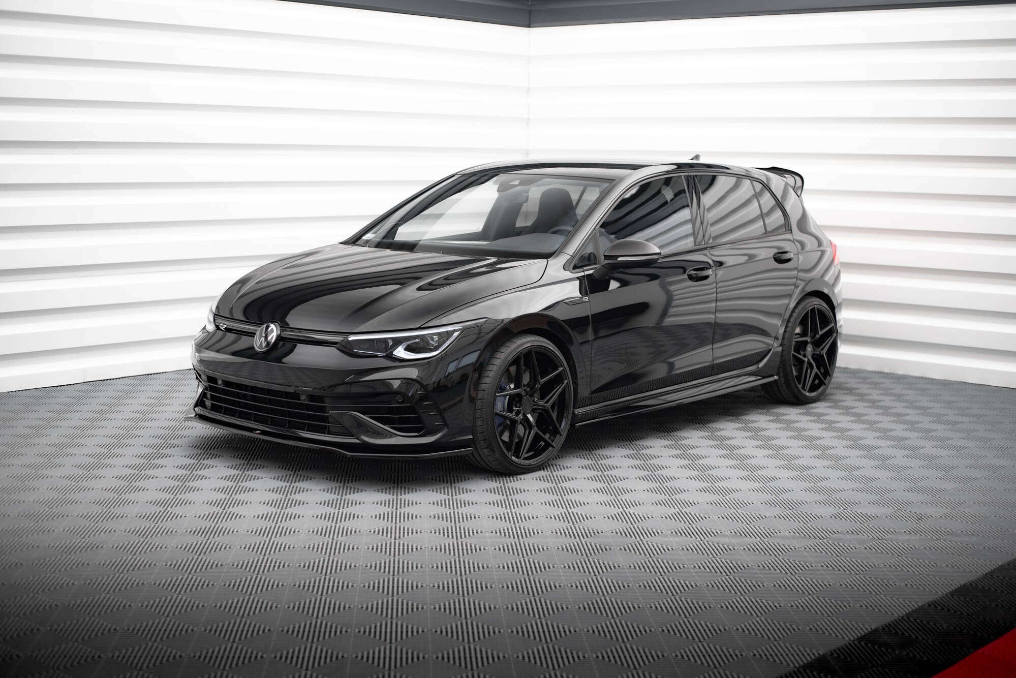 Maxton Design Difusores de taloneras laterales V.3 para Volkswagen Golf R Hatchback Mk8 - imagen 3