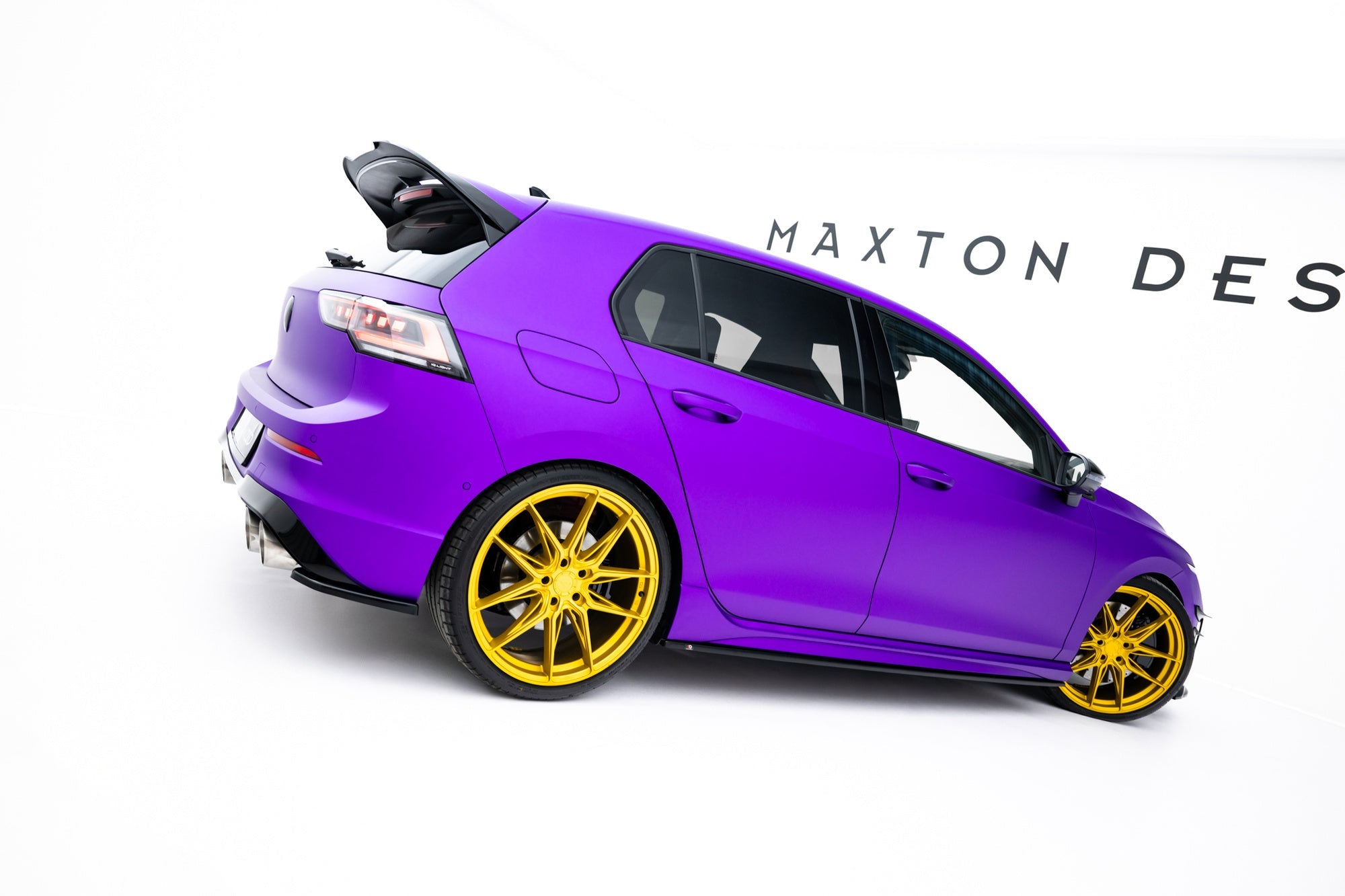 Maxton Design Difusores de taloneras laterales V.3 para Volkswagen Golf R Hatchback Mk8 Facelift - imagen 4