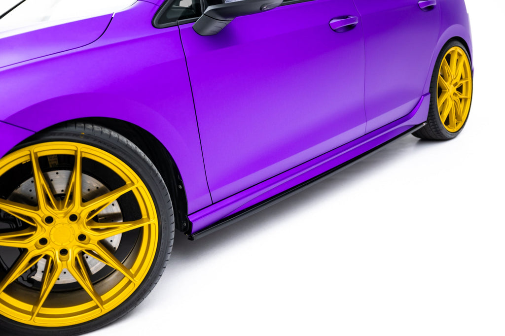 Maxton Design Difusores de taloneras laterales V.3 para Volkswagen Golf R Hatchback Mk8 Facelift - imagen 2