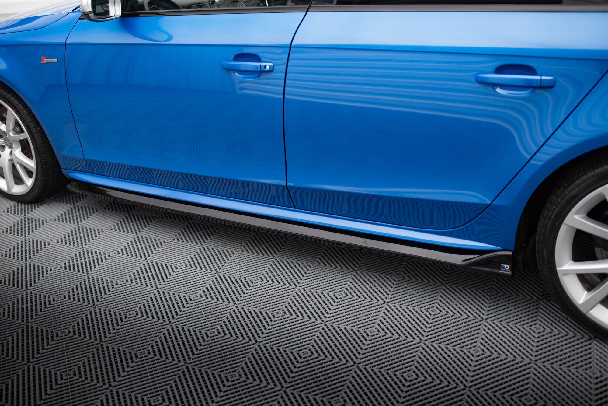 Maxton Design Difusores de taloneras laterales V.4 para Audi A4 / A4 S-Line / S4 B8 - imagen 3