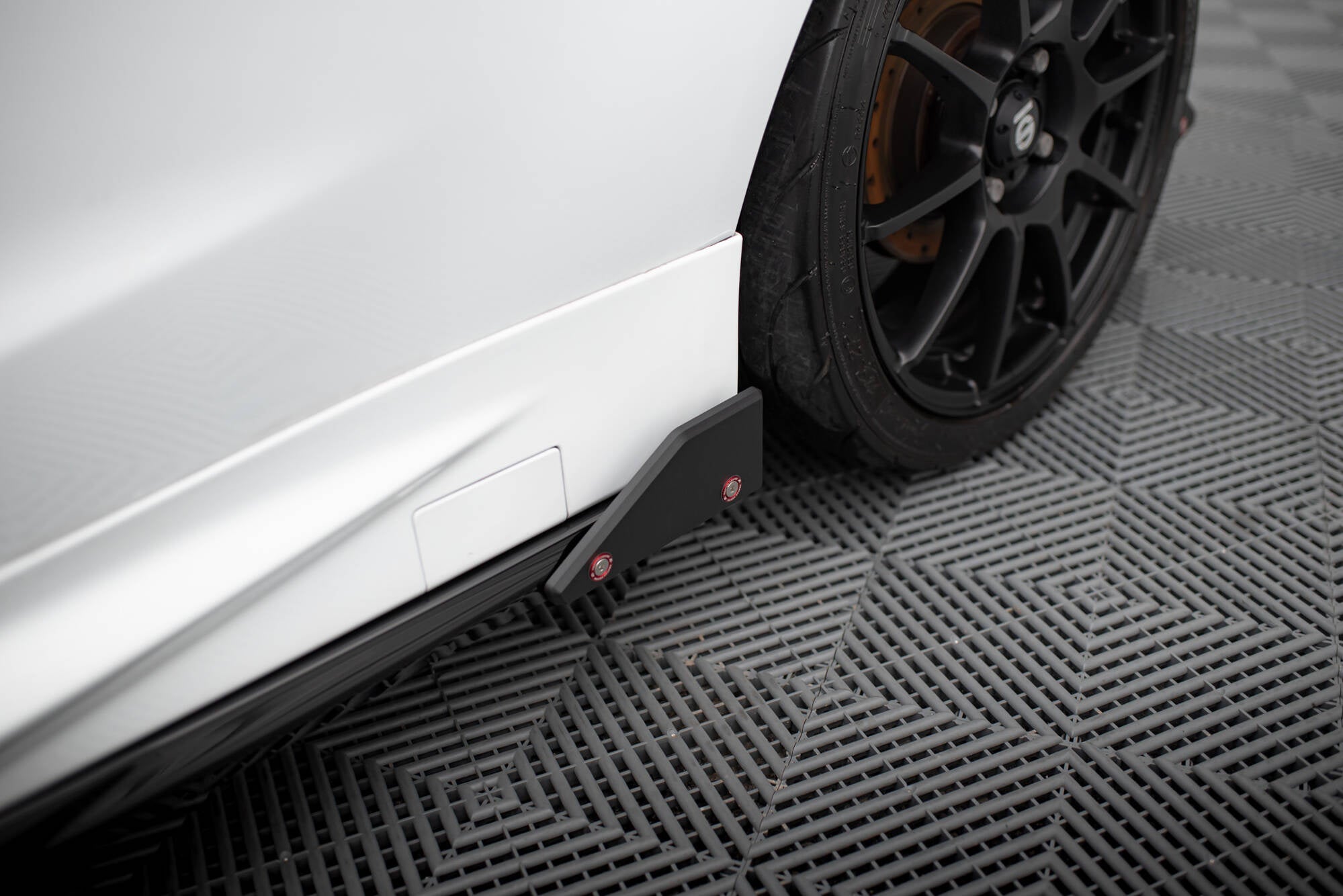 Maxton Design Difusores de taloneras laterales V.4 + Flaps para Ford Fiesta ST / ST-Line Mk7 - imagen 4