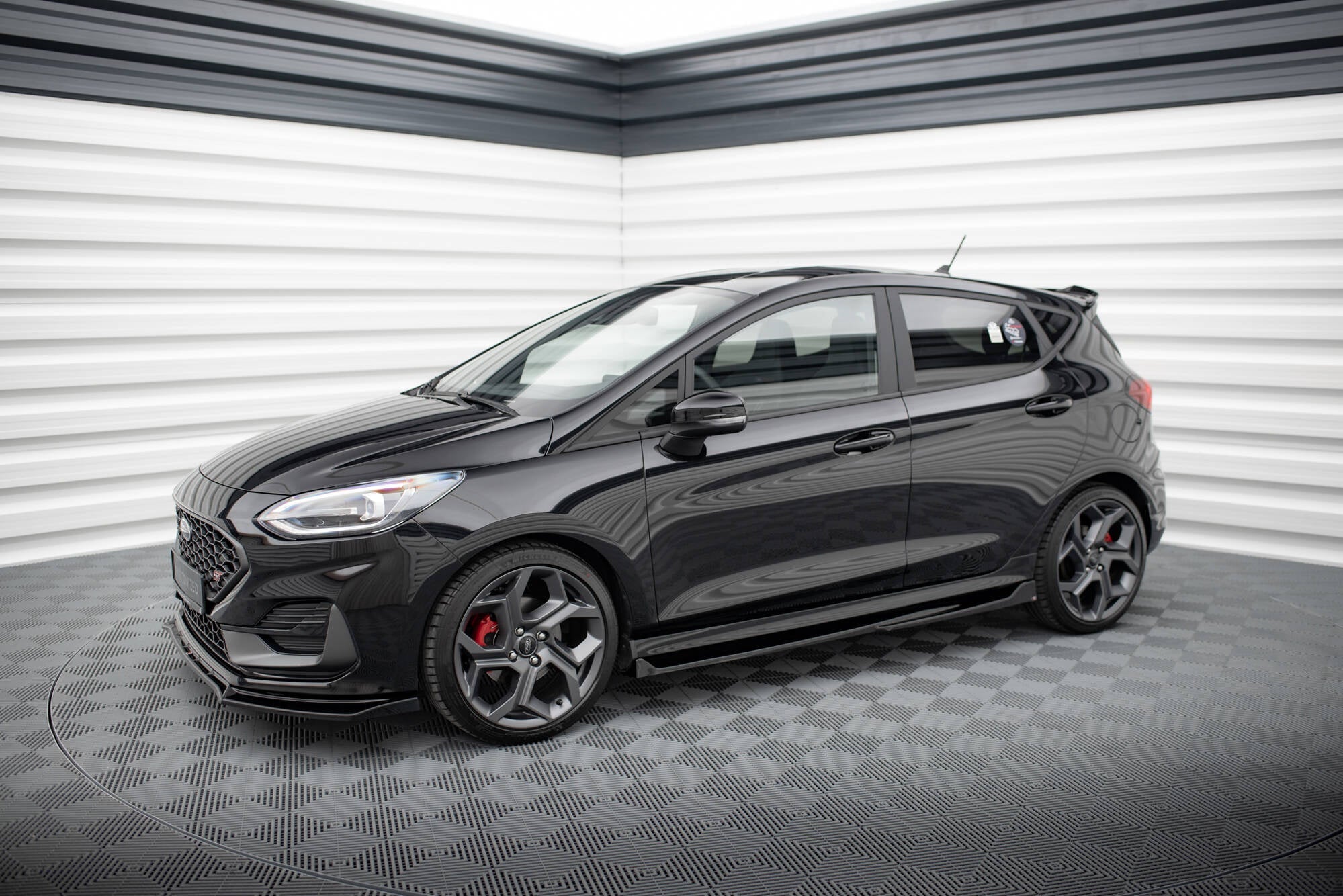 Maxton Design Difusores de taloneras laterales V.4 para Ford Fiesta Mk8 ST / ST-Line - imagen 2