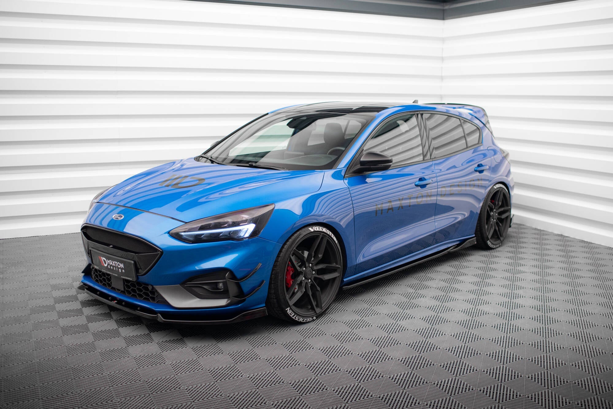 Maxton Design Difusores de taloneras laterales V.4 para Ford Focus ST / ST-Line Mk4 - imagen 2