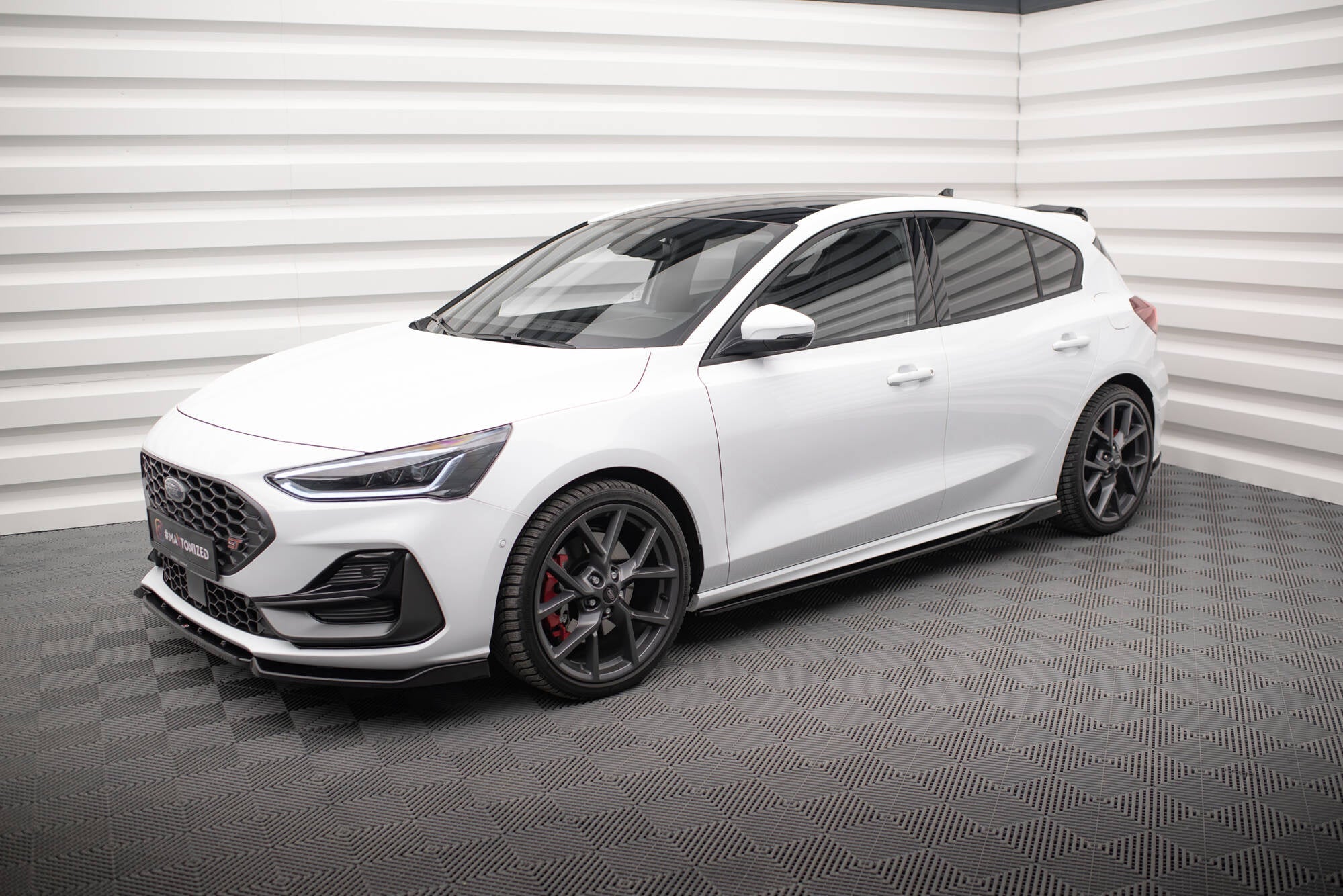 Maxton Design Difusores de taloneras laterales V.4 para Ford Focus ST / ST-Line Mk4 Facelift - imagen 2