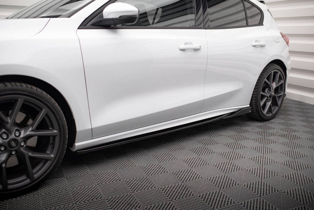 Maxton Design Difusores de taloneras laterales V.4 para Ford Focus ST / ST-Line Mk4 Facelift - imagen 1