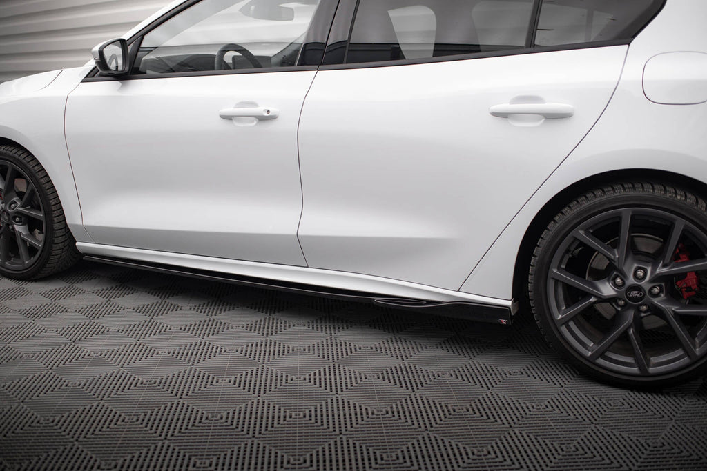 Maxton Design Difusores de taloneras laterales V.4 para Ford Focus ST / ST-Line Mk4 Facelift - imagen 3