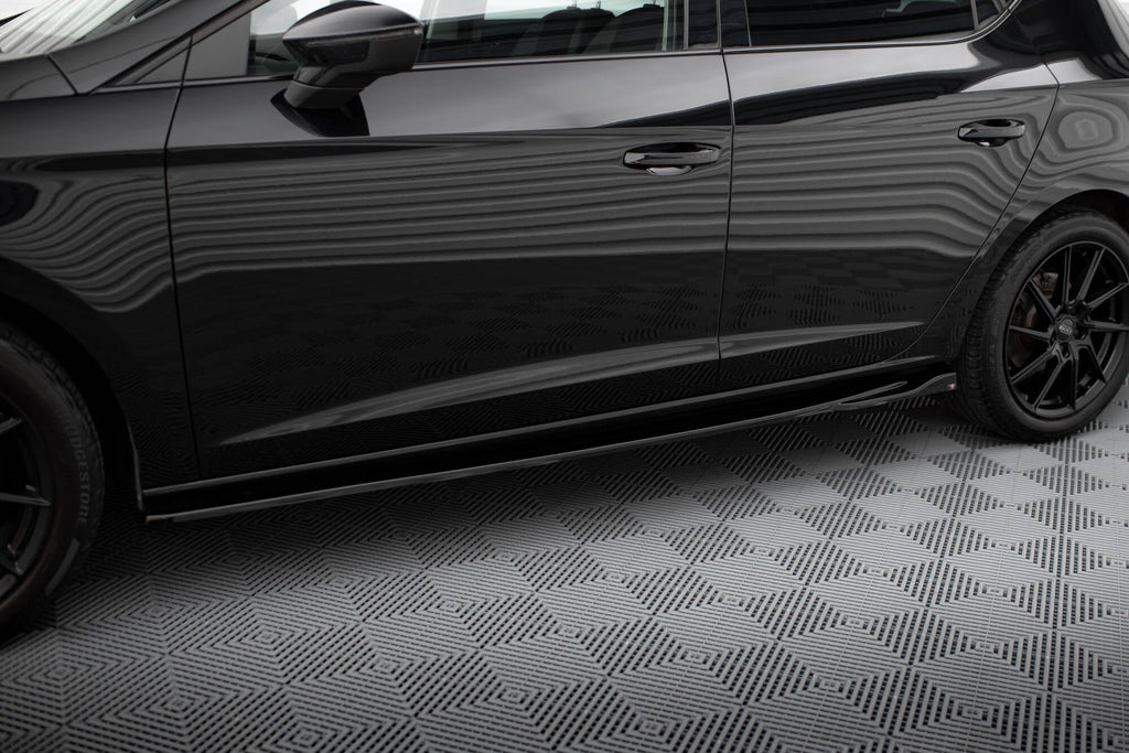 Maxton Design Difusores de taloneras laterales V.4 para Seat Leon Cupra / FR Mk3 Facelift - imagen 1