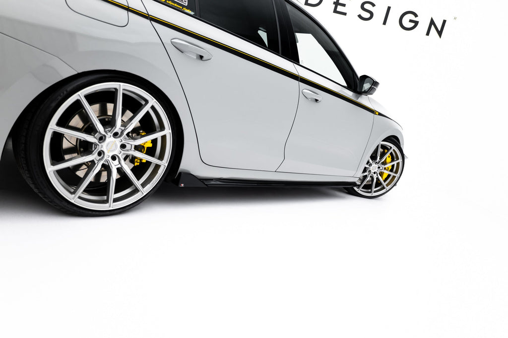 Maxton Design Difusores de taloneras laterales V.4 para Skoda Octavia RS Liftback / Combi Mk4 - imagen 1