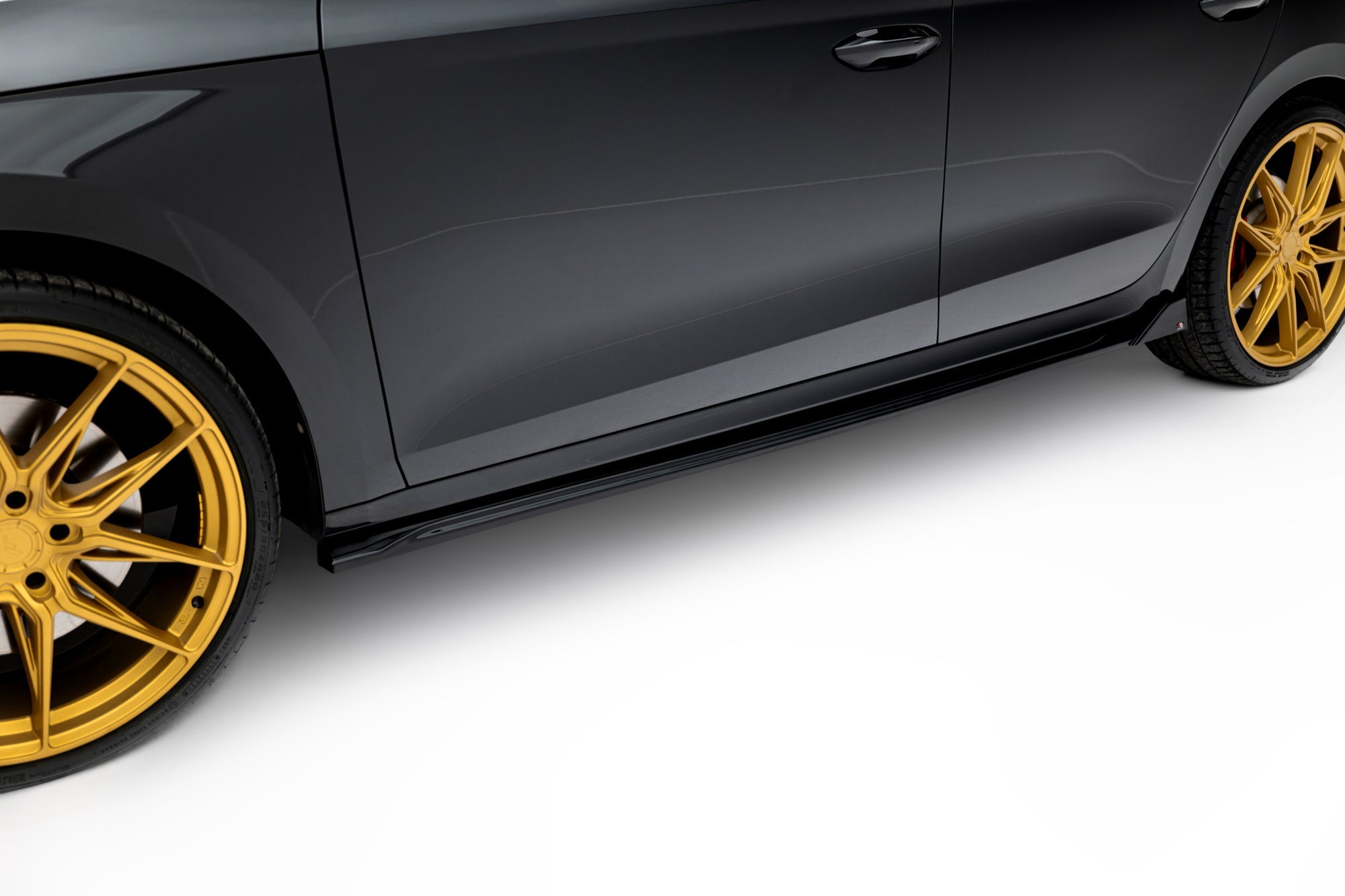Maxton Design Difusores de taloneras laterales V.4 para Skoda Octavia RS Liftback / Combi Mk4 Facelift - imagen 1