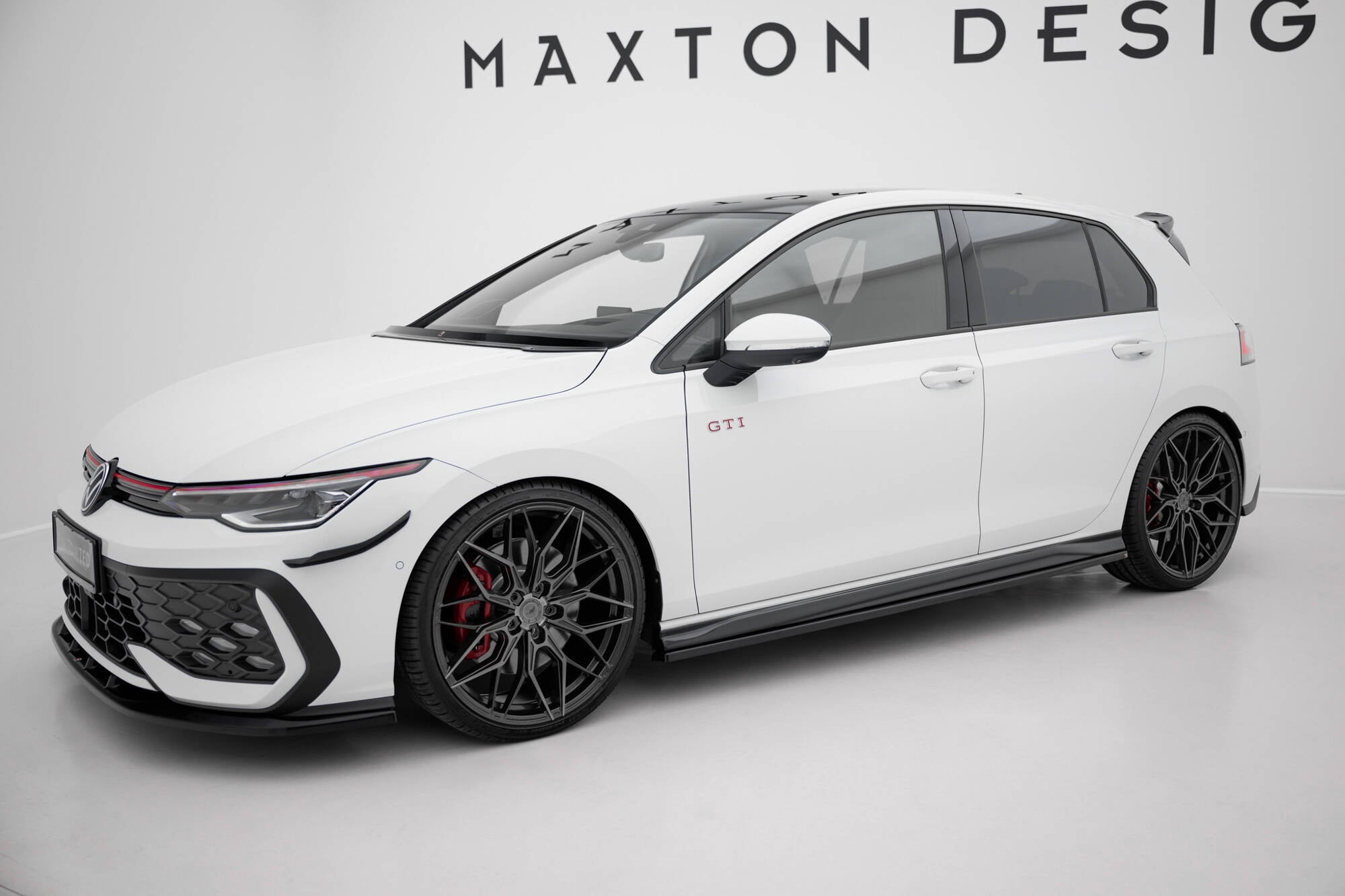 Maxton Design Difusores de taloneras laterales V.4 para Volkswagen Golf GTI / GTE / GTI Clubsport / GTD / R-Line Mk8 - imagen 2