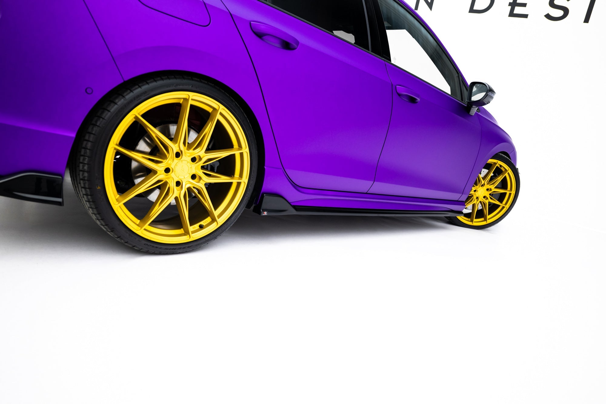 Maxton Design Difusores de taloneras laterales V.4 para Volkswagen Golf R Hatchback Mk8 / Mk8 Facelift - imagen 3