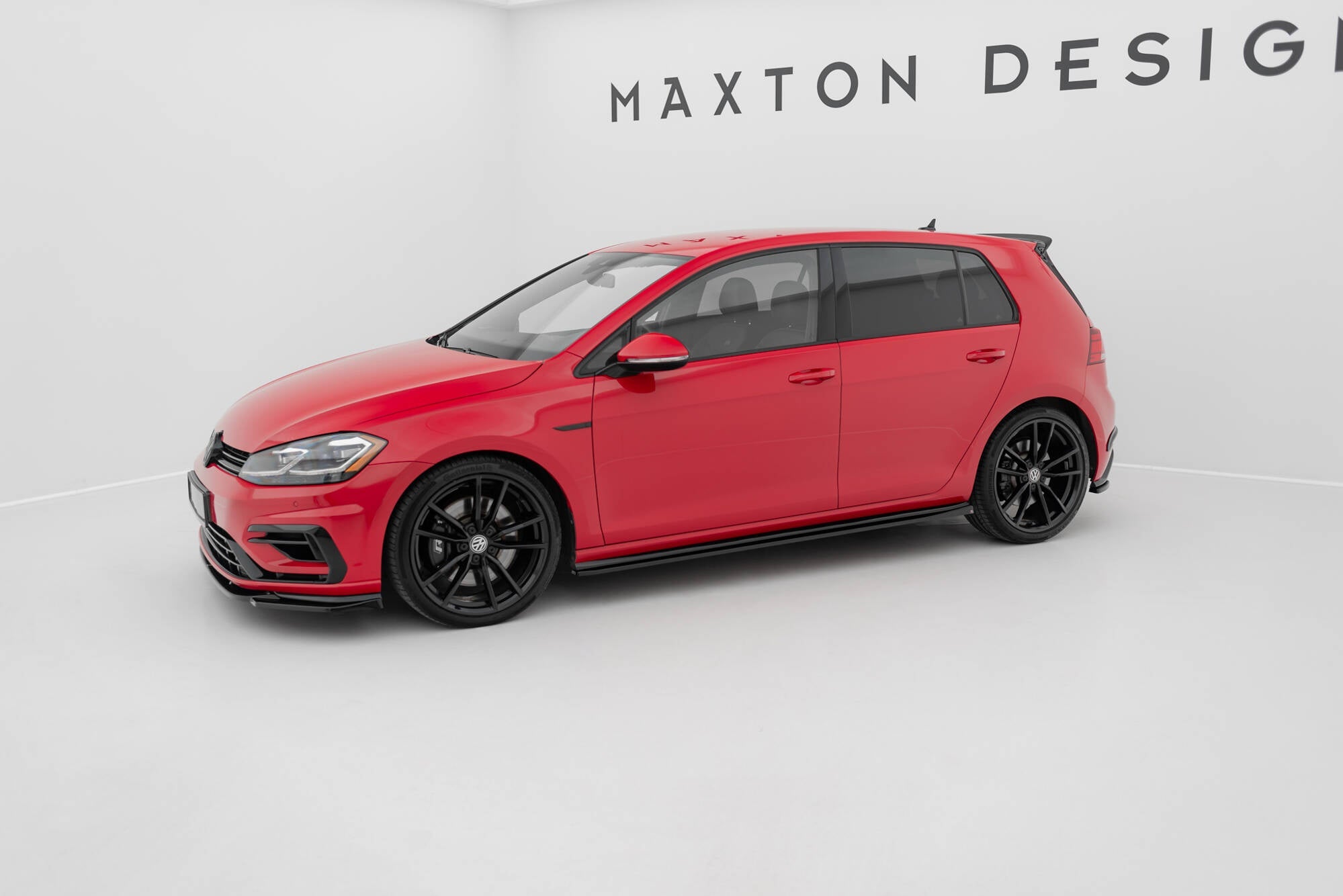 Maxton Design Difusores de taloneras laterales V.4 para Volkswagen Golf R / R-Line Mk7 Facelift - imagen 2