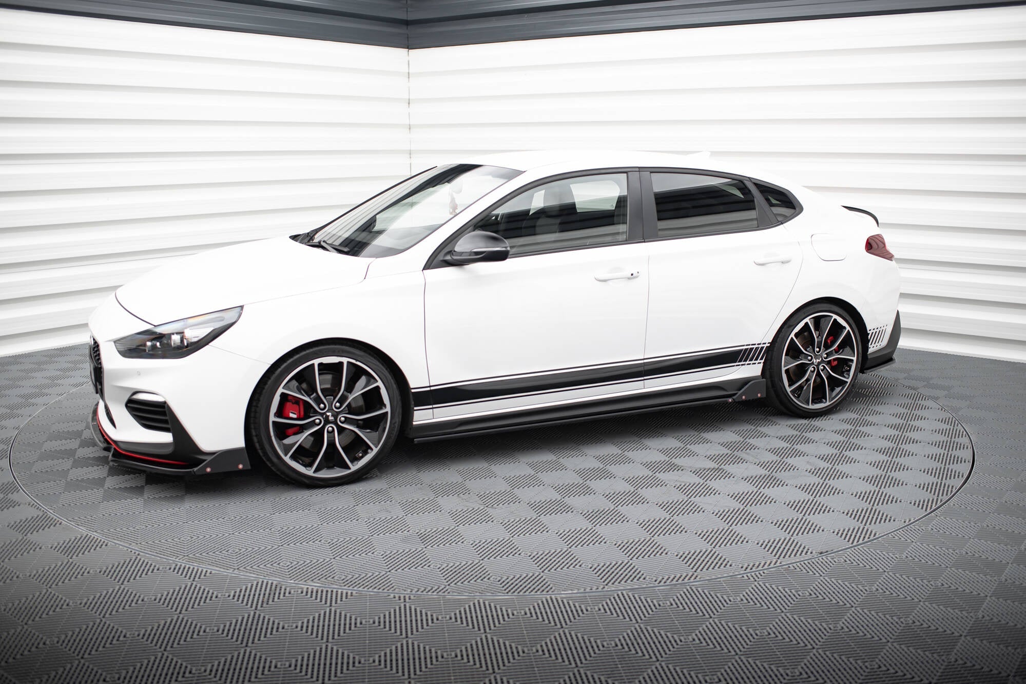 Maxton Design Difusores de taloneras laterales V.5 + Flaps para Hyundai I30 N / N-Line Hatchback / Fastback Mk3 / Mk3 Facelift - imagen 3