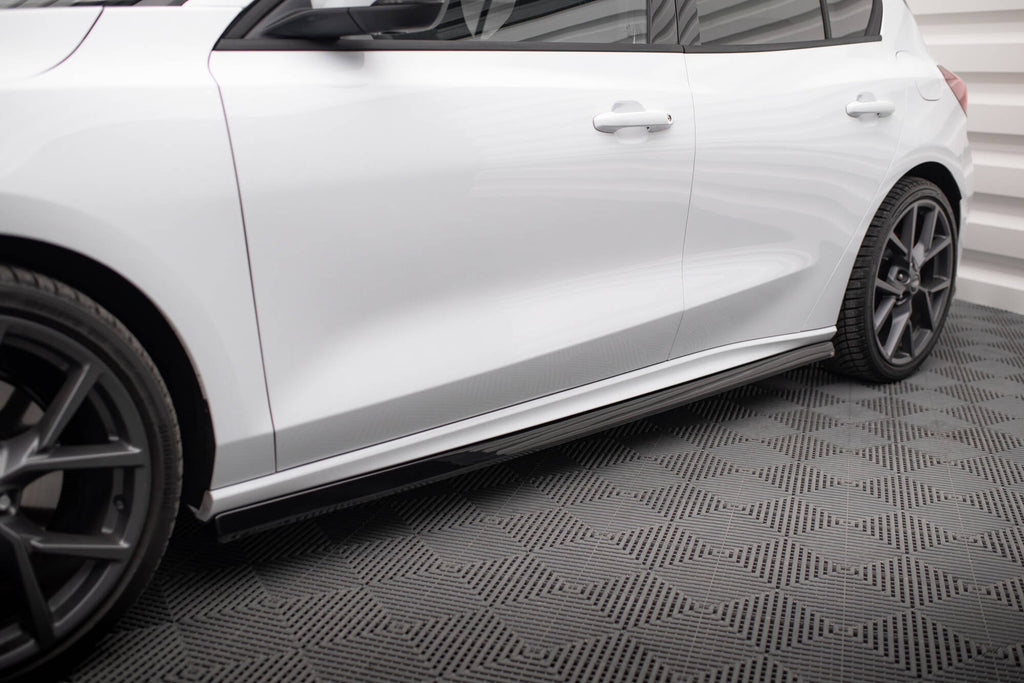 Maxton Design Difusores de taloneras laterales V.5 para Ford Focus ST / ST-Line Mk4 Facelift - imagen 1