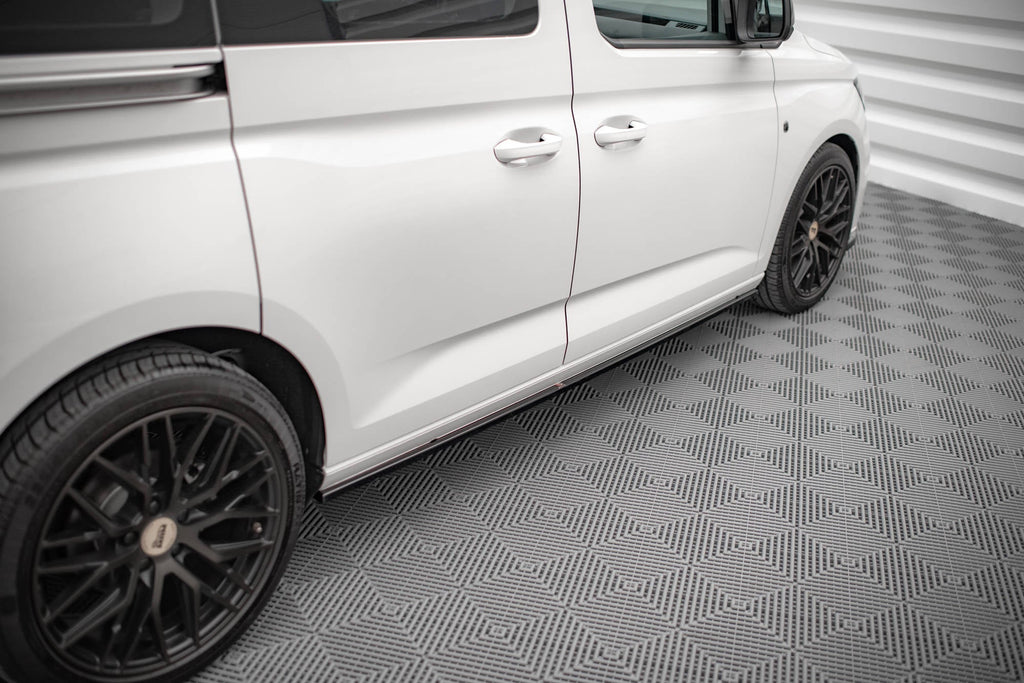 Maxton Design Difusores de taloneras laterales para Volkswagen Caddy Mk5 / Ford Transit Connect Mk3 - imagen 2