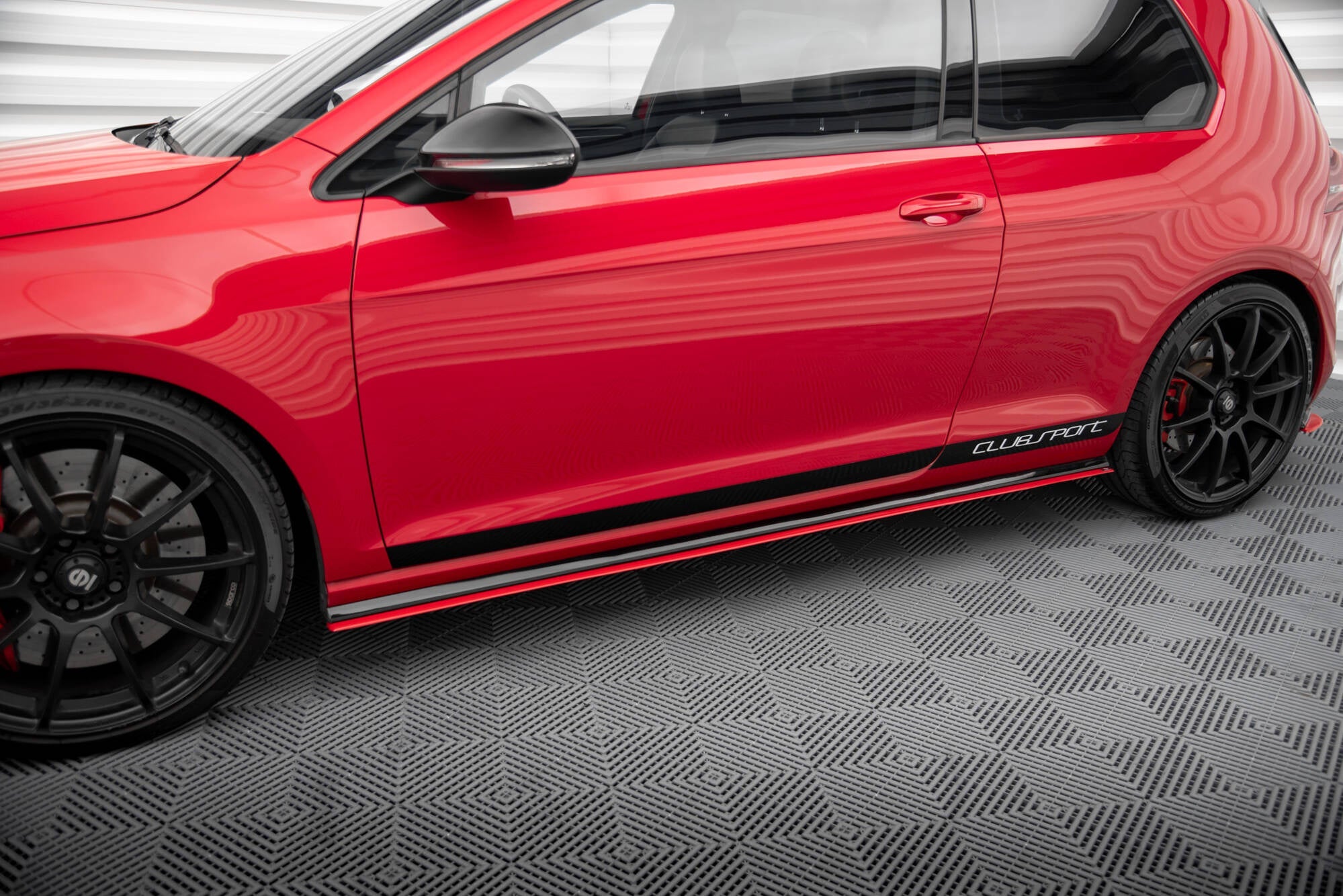Maxton Design Difusores de taloneras laterales para Volkswagen Golf GTI Clubsport Mk7 - imagen 3