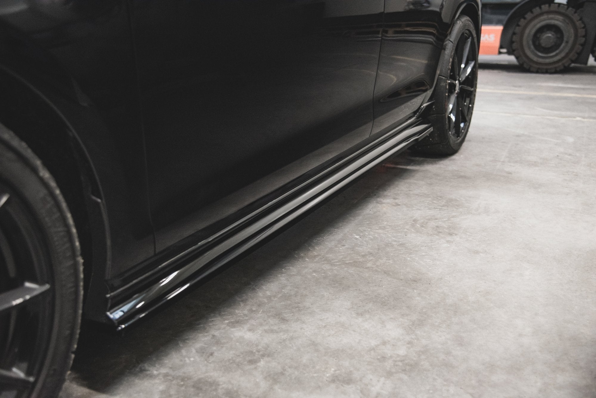 Maxton Design Difusores de taloneras laterales para Volkswagen Golf GTI TCR Mk7 - imagen 2