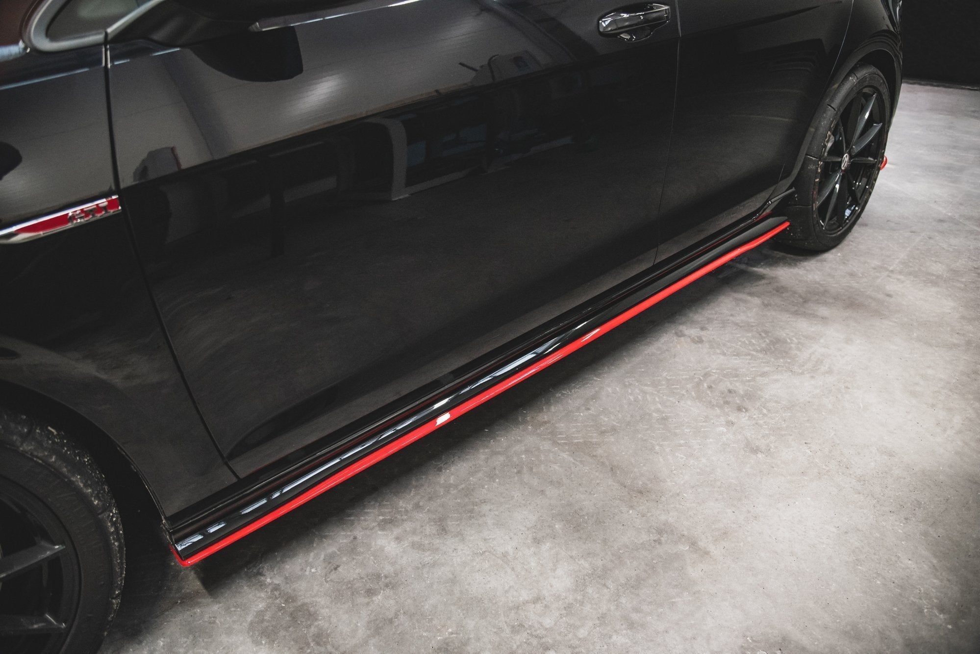 Maxton Design Difusores de taloneras laterales para Volkswagen Golf GTI TCR Mk7 - imagen 6