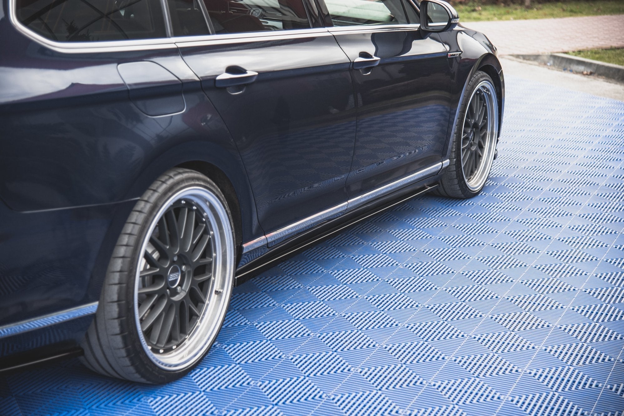 Maxton Design Difusores de taloneras laterales para Volkswagen Passat B8 - imagen 1