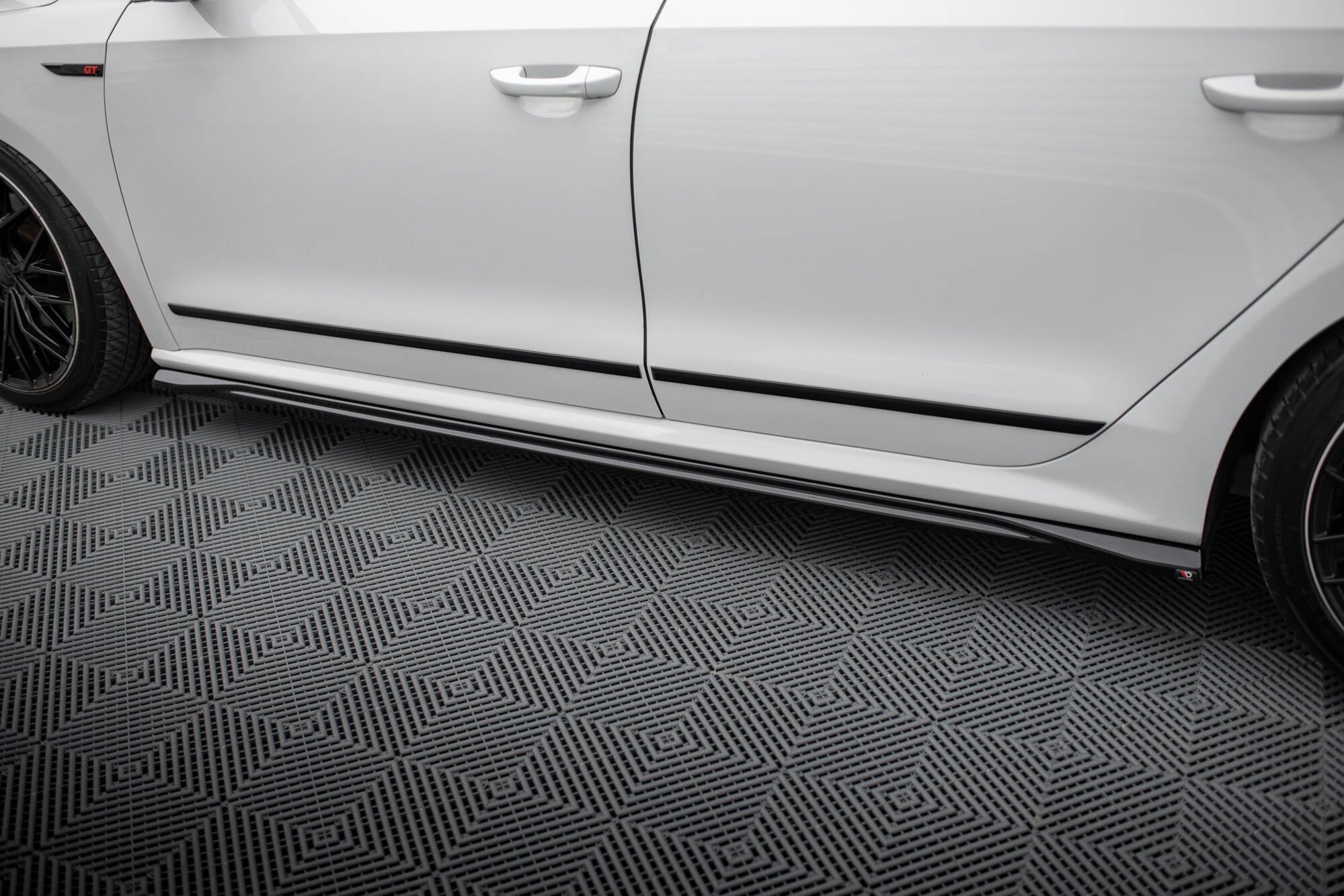 Maxton Design Difusores de taloneras laterales para Volkswagen Passat GT B8 Facelift USA - imagen 3