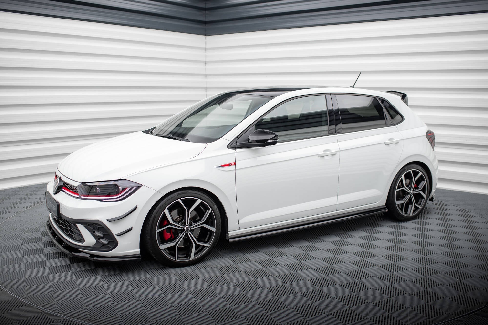 Maxton Design Difusores de taloneras laterales para Volkswagen Polo GTI Mk6 Facelift - imagen 2