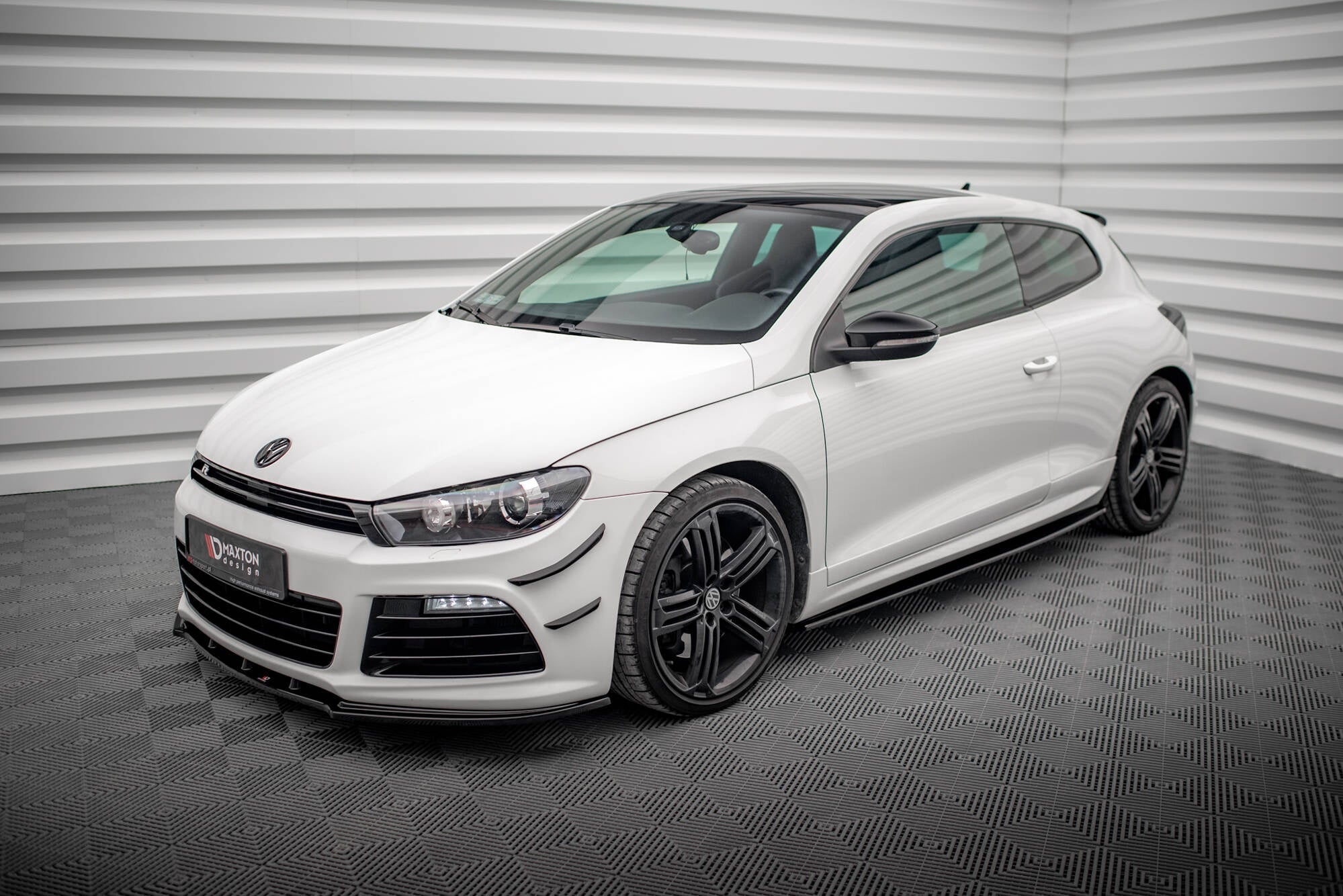 Maxton Design Difusores de taloneras laterales para Volkswagen Scirocco R Mk3 - imagen 2