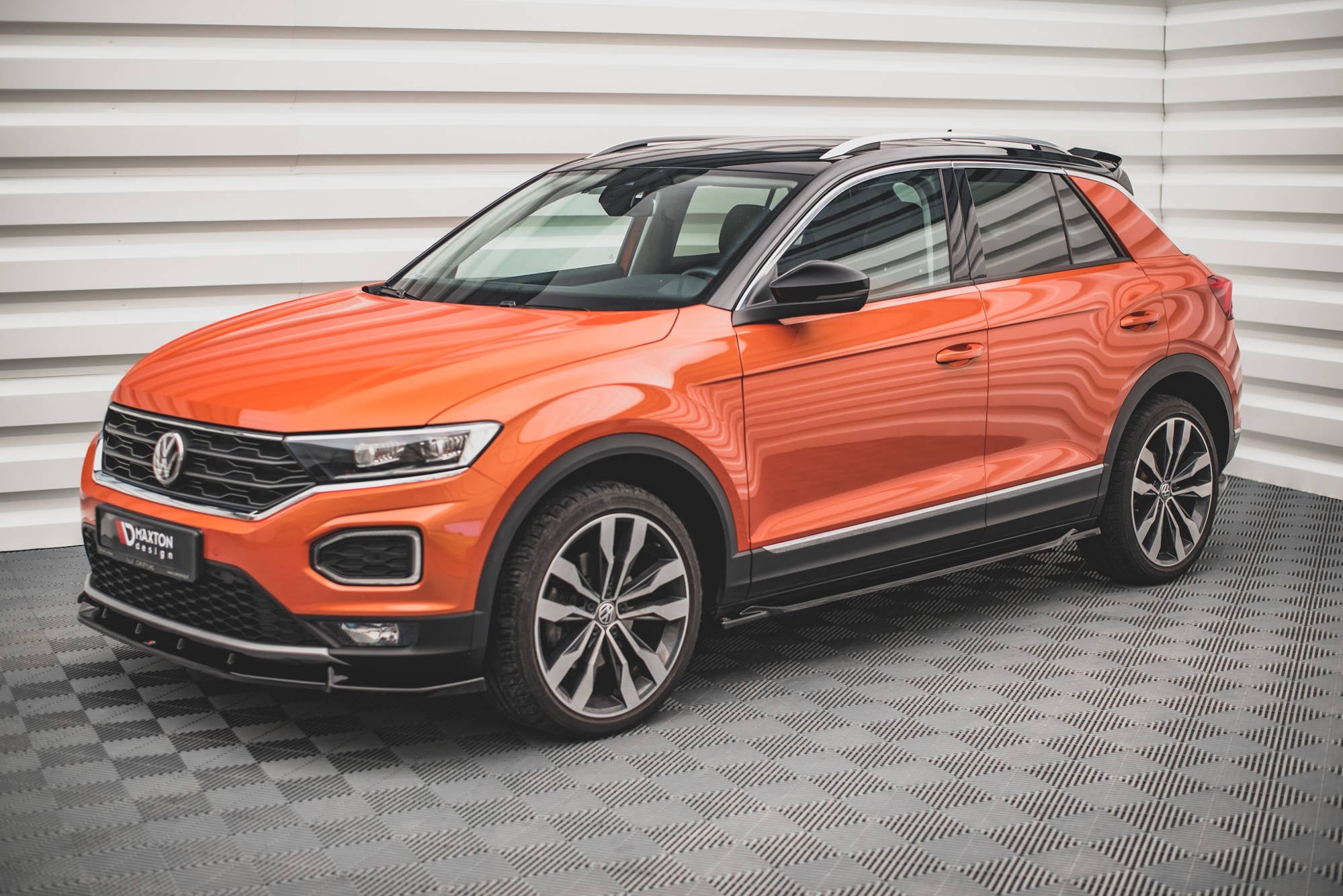 Maxton Design Difusores de taloneras laterales para Volkswagen T-Roc Mk1 - imagen 2